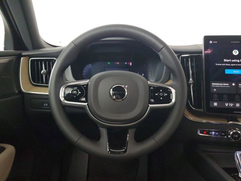 New 2027 Volvo XC60 B5 Plus AWD/4WD image 16