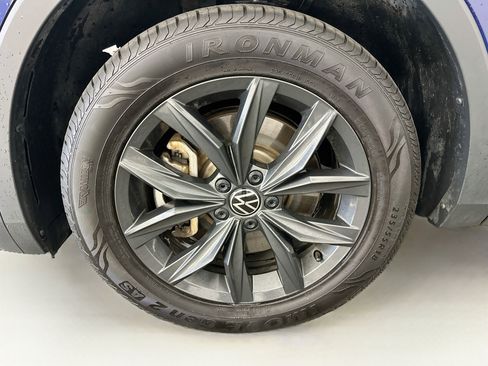 Used 2024 Volkswagen Tiguan SE AWD/4WD image 36