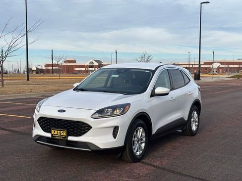 Used 2020 Ford Escape SE image 21
