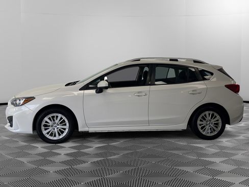 Used 2017 Subaru Impreza 2.0i Premium image 5