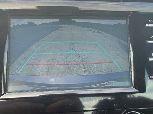 Used 2019 Toyota Camry SE FWD image 7