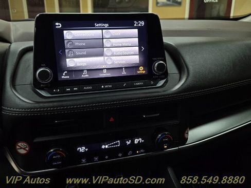 Used 2023 Nissan Rogue SV FWD image 21