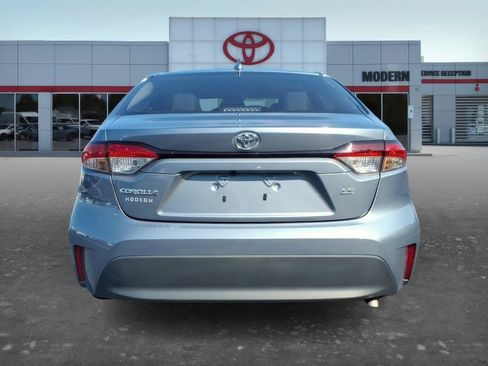 Certified 2025 Toyota Corolla LE FWD image 5