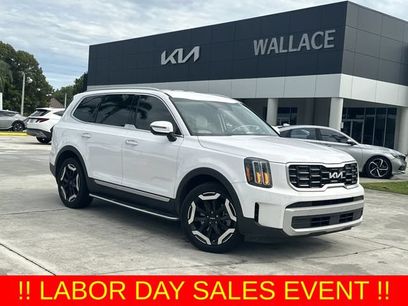 Certified 2024 Kia Carnival EX