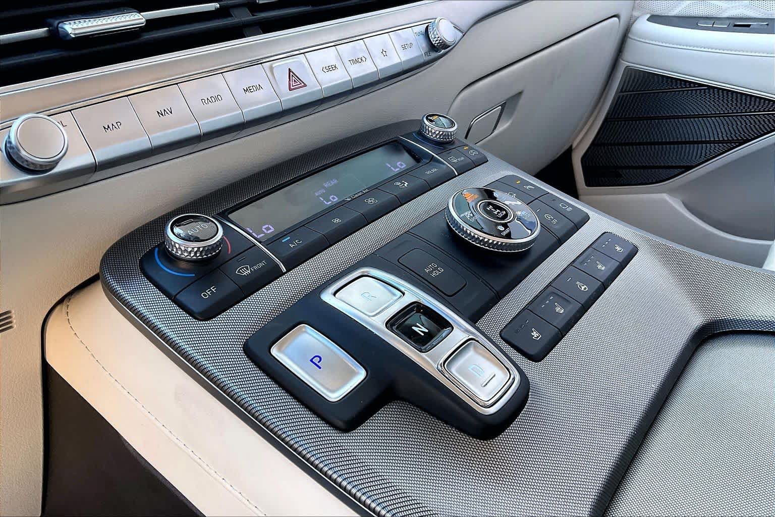 Used 2020 Hyundai Palisade Limited AWD/4WD image 17