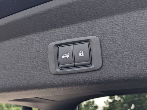 New 2025 Mitsubishi Outlander SE image 14