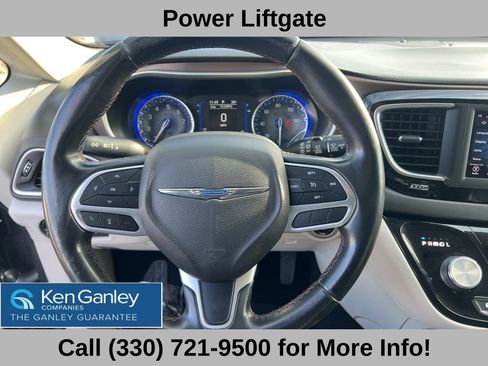 Used 2018 Chrysler Pacifica Touring-L image 33