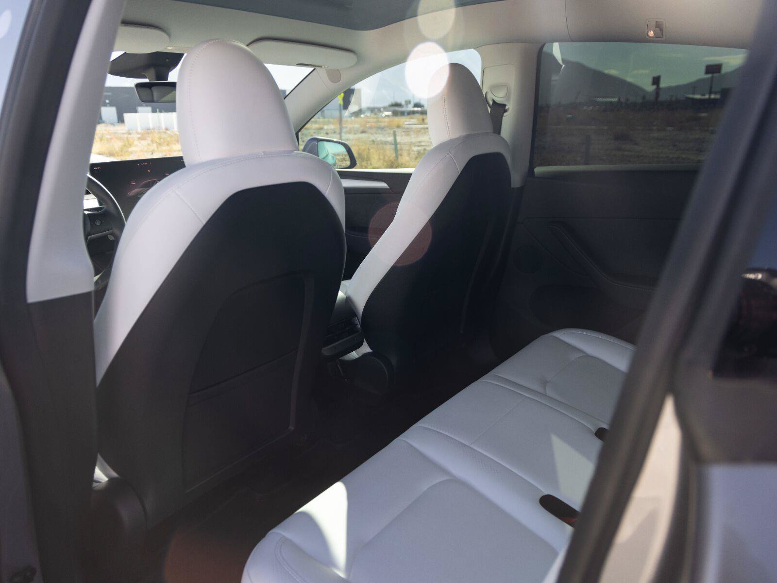 Used 2025 Tesla Model Y Long Range AWD/4WD image 16
