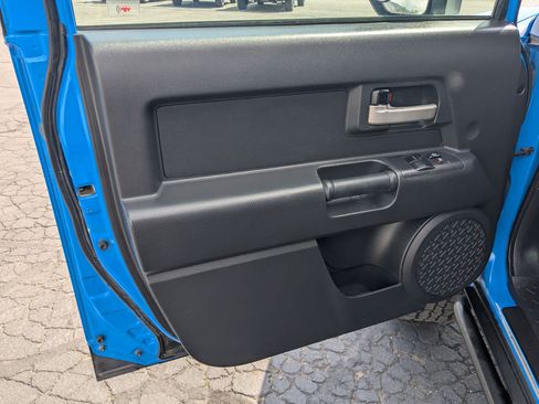 Used 2007 Toyota FJ Cruiser 4WD w/ Convenience Pkg image 13