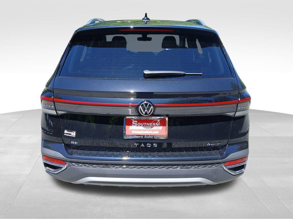 New 2026 Volkswagen Taos SE AWD/4WD image 4