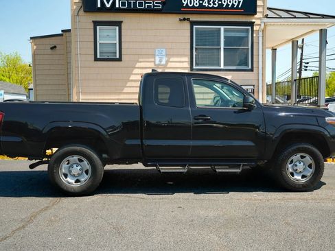 Used 2019 Toyota Tacoma SR w/ SR Convenience Package AWD/4WD image 4