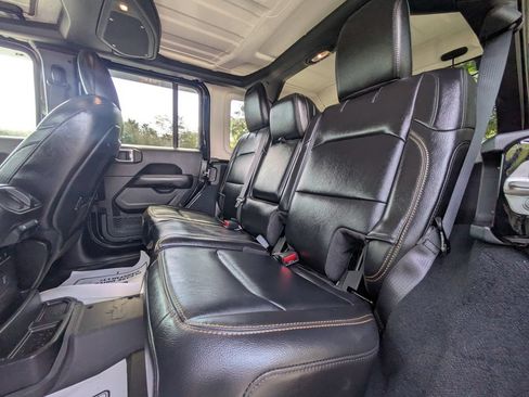 Used 2024 Jeep Wrangler Unlimited Sahara w/ Technology Group AWD/4WD image 12