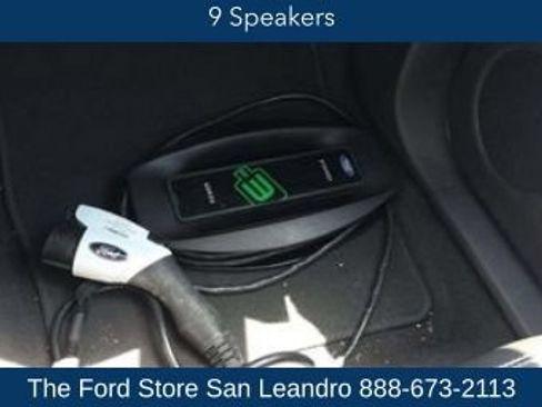Used 2017 Ford C-MAX Energi Titanium FWD image 16
