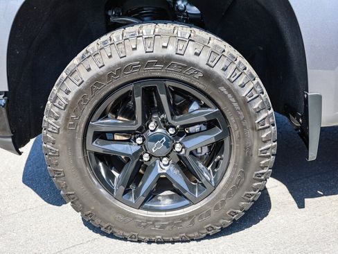 Used 2021 Chevrolet Silverado 1500 Custom Trail Boss w/ Safety Confidence Package AWD/4WD image 26