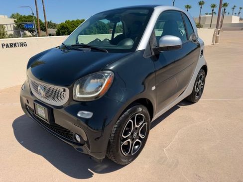 Used 2016 smart fortwo Prime RWD image 4