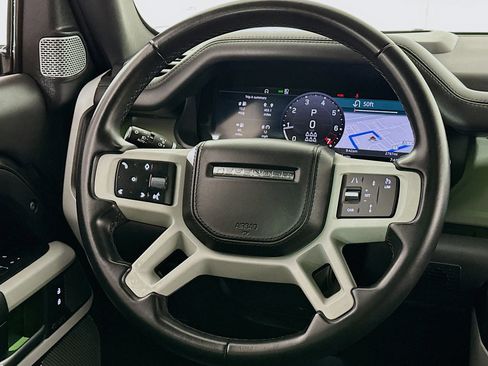 Used 2023 Land Rover Defender 130 SE image 8