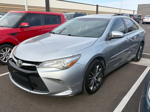 Used 2016 Toyota Camry XSE w/ Moonroof Package image 5