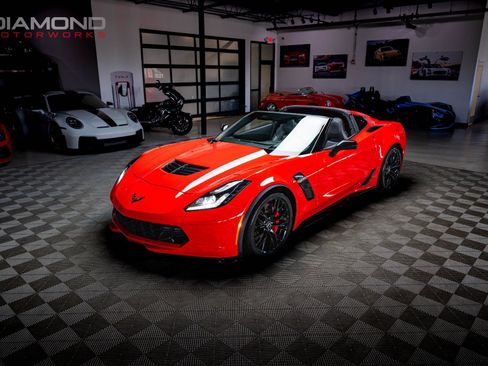 Used 2015 Chevrolet Corvette Z06 RWD image 3