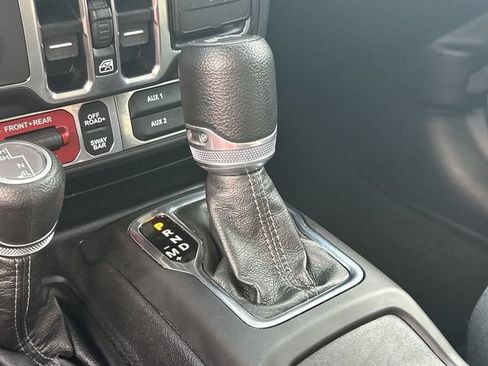 Used 2024 Jeep Wrangler Unlimited Rubicon AWD/4WD image 15