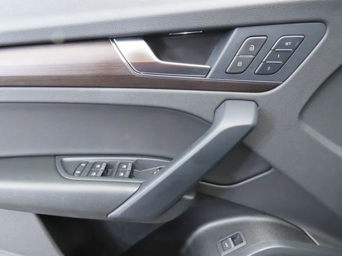 Used 2023 Audi Q5 2.0T Premium w/ Convenience Package image 21