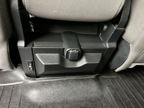 Used 2020 Ford F150 XLT w/ Equipment Group 302A Luxury AWD/4WD image 19