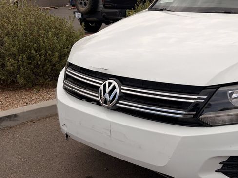 Used 2017 Volkswagen Tiguan S FWD image 2