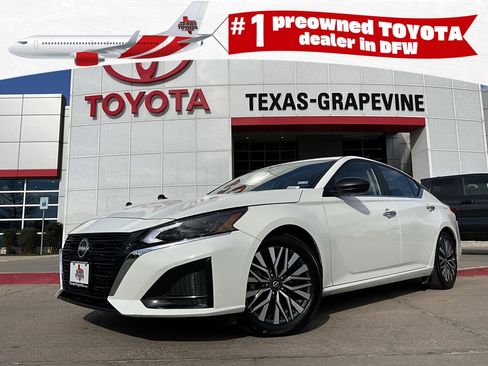 Used 2025 Nissan Altima 2.5 SV image 1