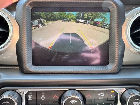 Used 2022 Jeep Wrangler Unlimited Sahara w/ LED Lighting Group AWD/4WD image 20