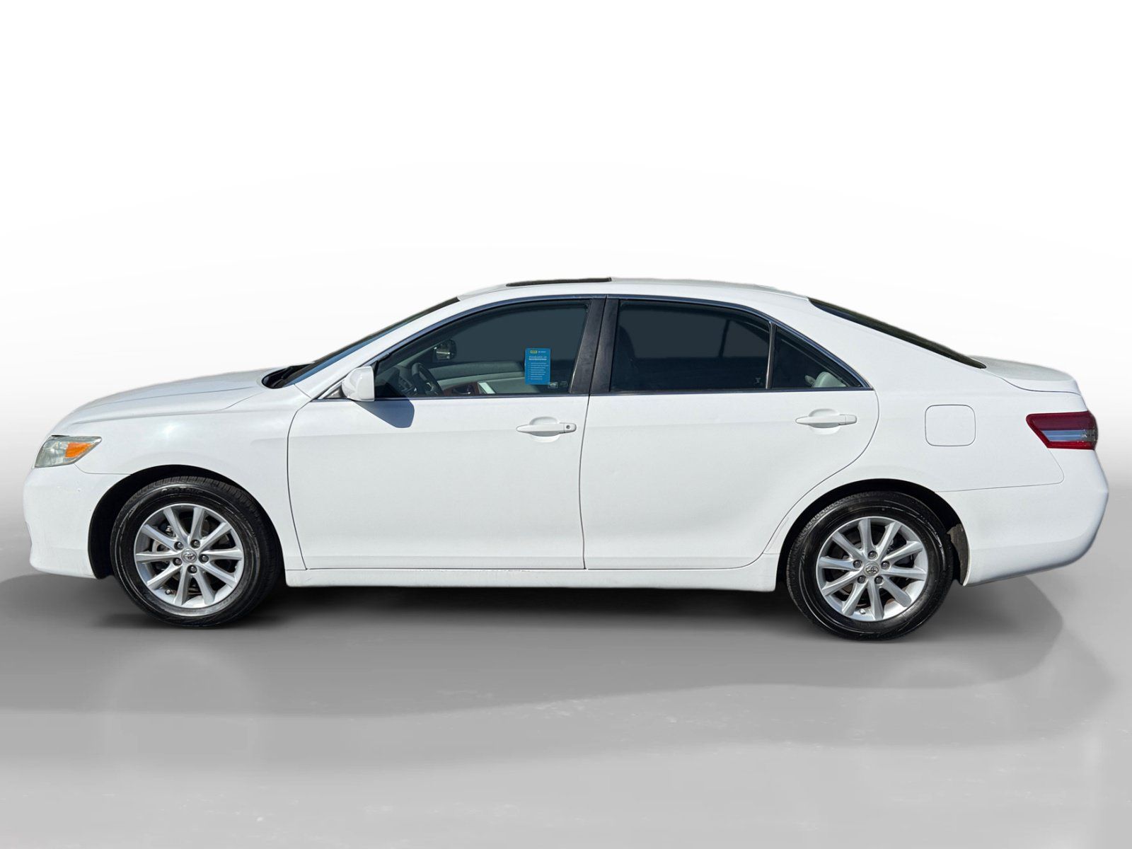 Used 2011 Toyota Camry XLE w/ XLE Extra-Value Pkg #2 FWD image 2