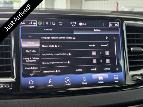 Used 2024 Chrysler Pacifica Touring-L FWD image 18