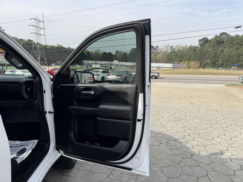 Used 2023 Chevrolet Silverado 1500 Custom image 17
