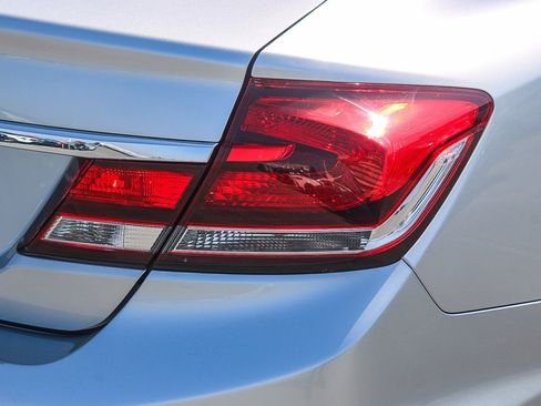Used 2015 Honda Civic SE image 10
