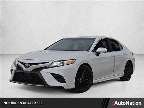 Used 2018 Toyota Camry XSE FWD image 1