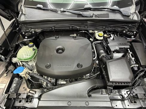 Used 2019 Volvo XC40 T5 Momentum AWD/4WD image 42