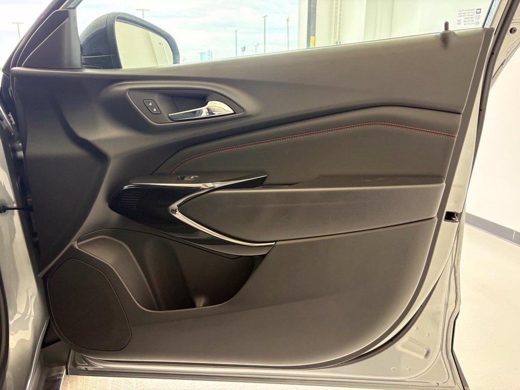 New 2026 Chevrolet Trax RS w/ Sunroof Package FWD image 39