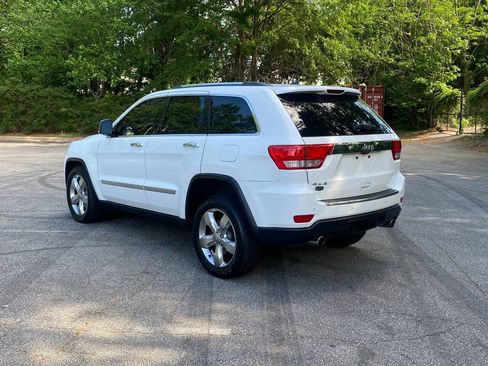 Used 2013 Jeep Grand Cherokee Overland AWD/4WD image 7