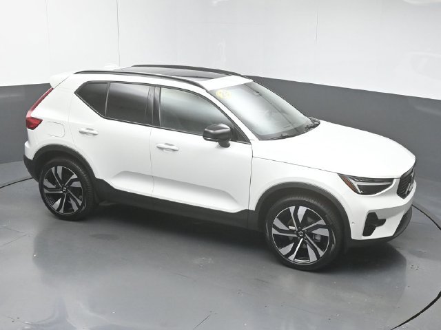 Used 2025 Volvo XC40 B5 Ultra AWD/4WD image 42