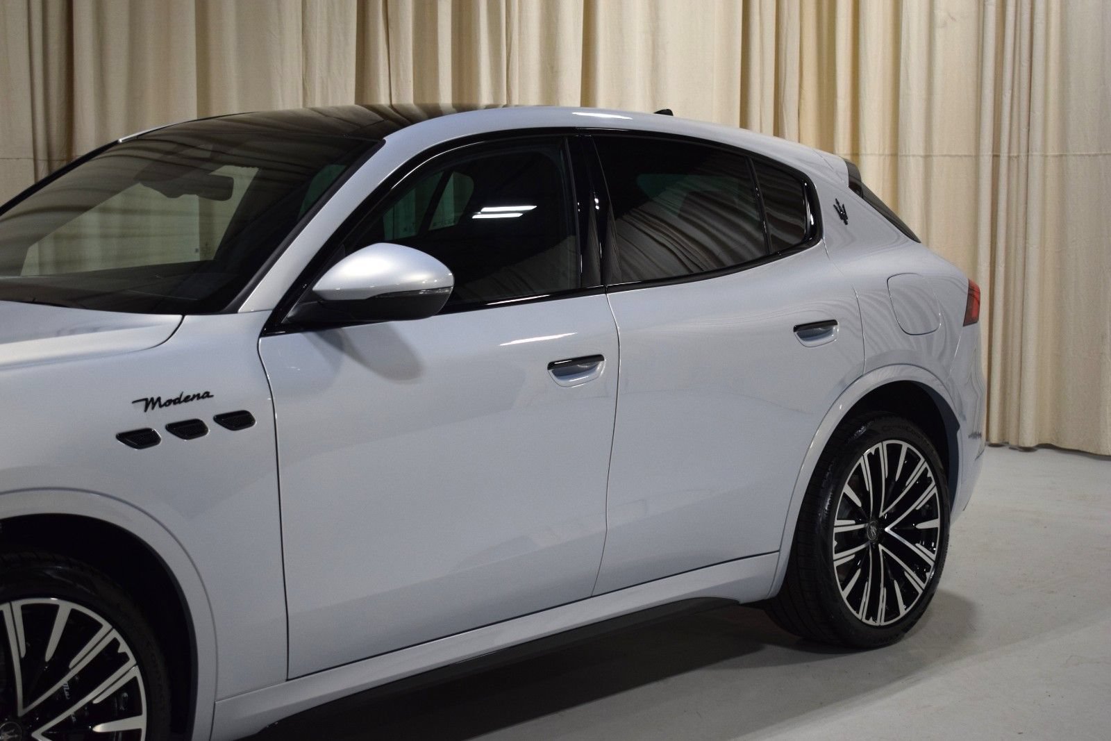 Certified 2025 Maserati Grecale Modena AWD/4WD image 2