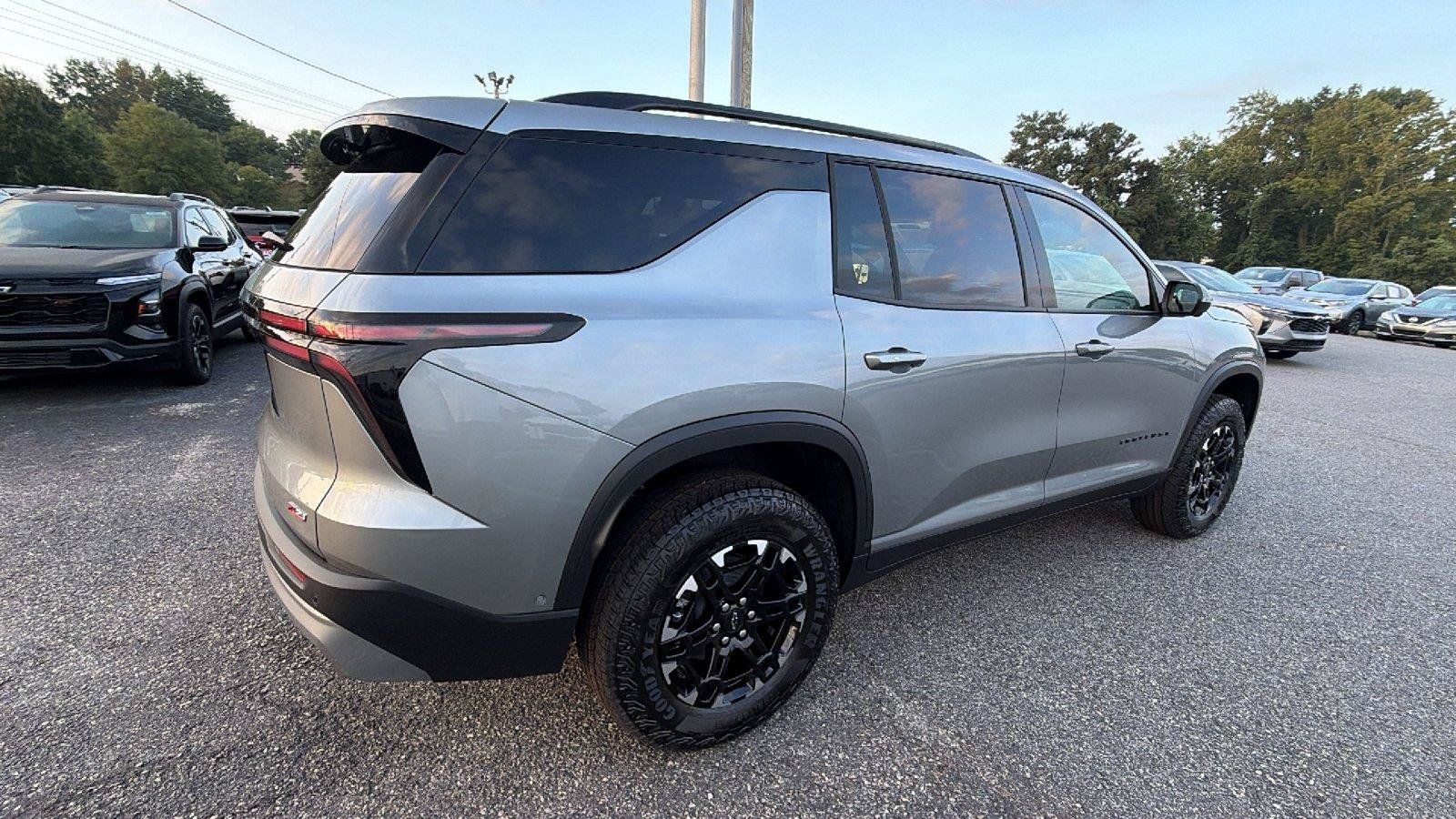 New 2027 Chevrolet Traverse Z71 w/ Enhanced Driving Package AWD/4WD image 9