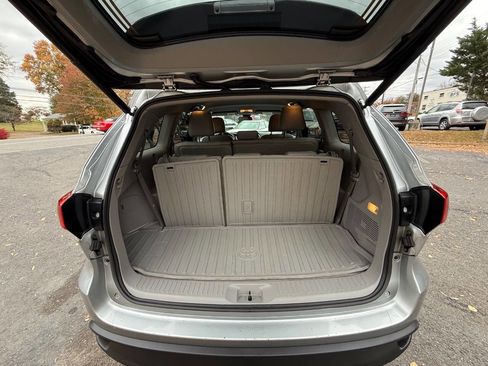 Used 2017 Toyota Highlander Plus image 18