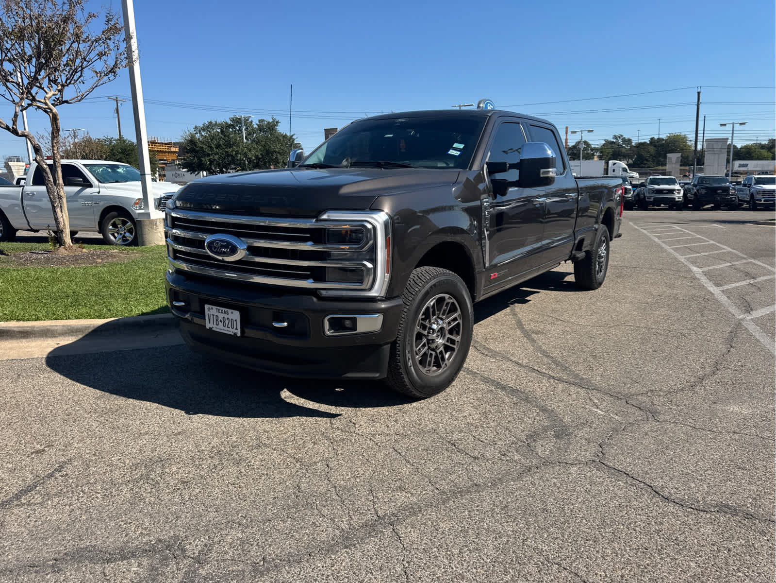 Used 2024 Ford F350 Limited w/ FX4 Off-Road Package AWD/4WD image 2