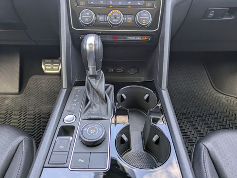 Used 2019 Volkswagen Atlas SEL R-Line AWD/4WD image 19