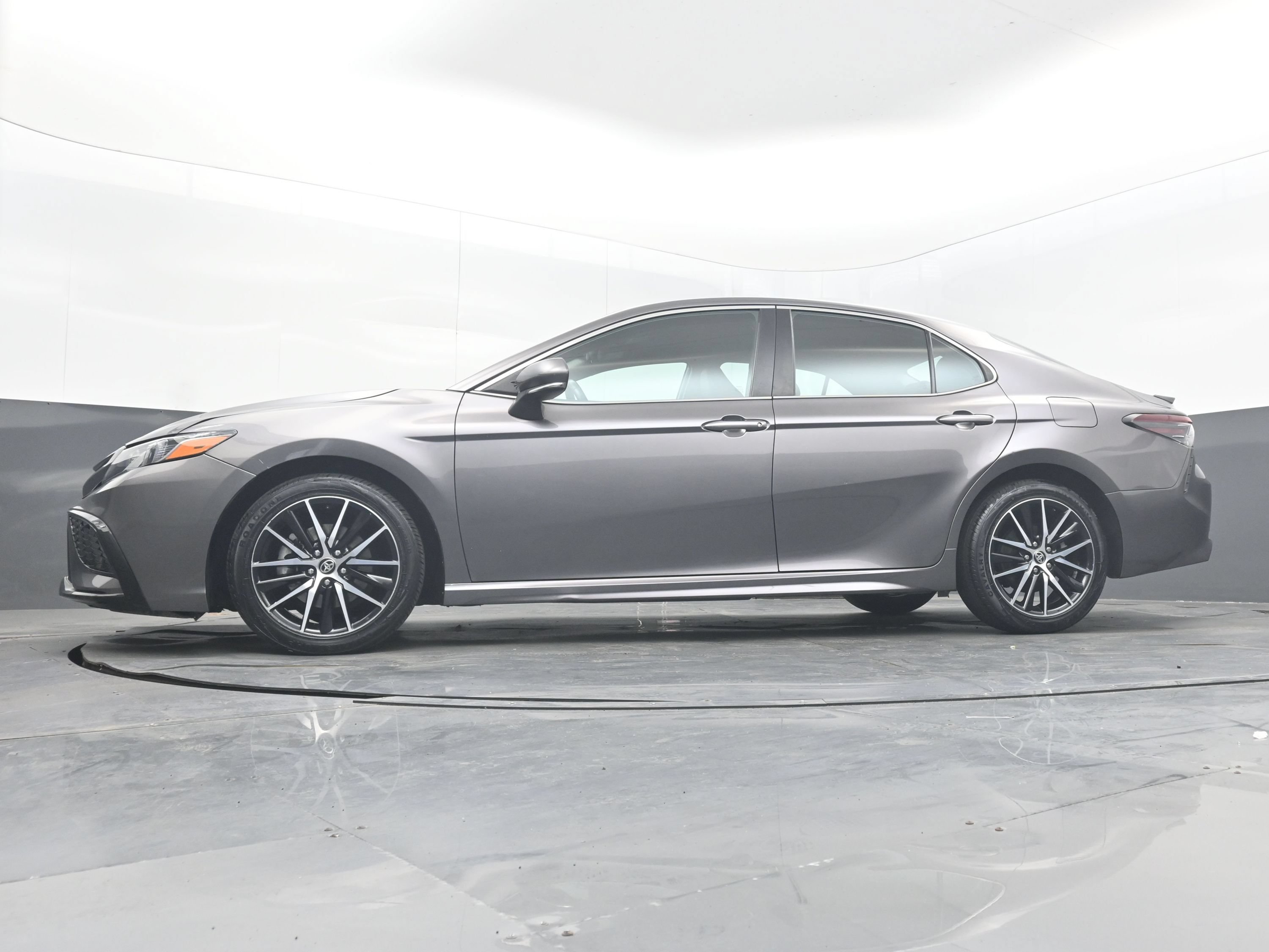 Used 2023 Toyota Camry SE FWD image 32