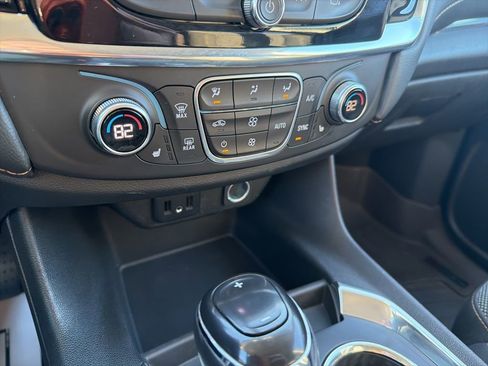 Used 2018 Chevrolet Traverse LT image 15