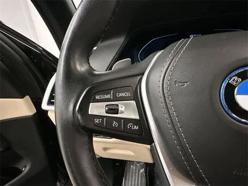 Used 2022 BMW X5 xDrive45e w/ Parking Assistance Package image 9