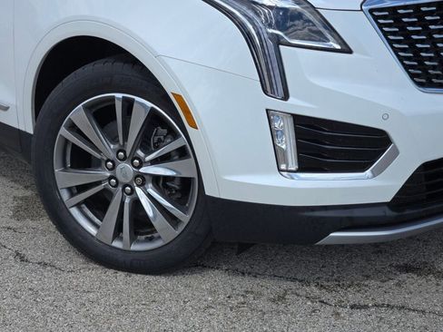 Used 2021 Cadillac XT5 Premium Luxury image 3
