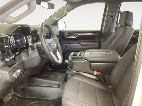 Used 2024 GMC Sierra 1500 Elevation image 9