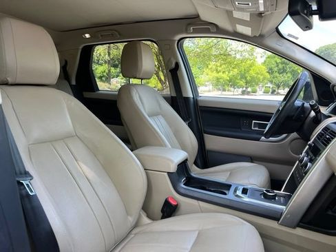 Used 2019 Land Rover Discovery Sport HSE AWD/4WD image 22