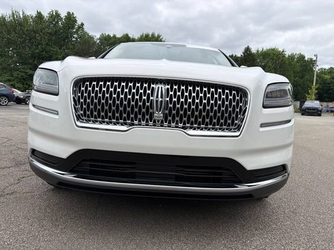 Used 2023 Lincoln Nautilus Reserve AWD/4WD image 5