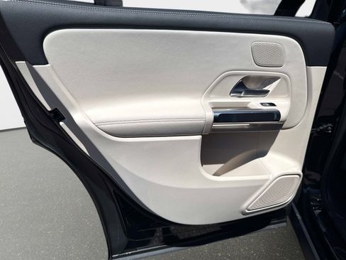 New 2026 Mercedes-Benz GLB 250 4MATIC image 11
